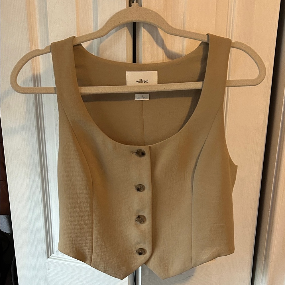Aritzia Wilfred Crepette Vest